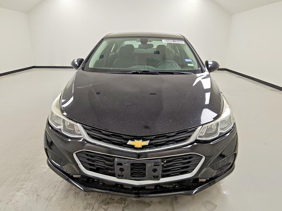 55061656 :رقم المزاد ، 1G1BC5SM4J7200037 vin ، 2018 Chevrolet Cruze مزاد بيع