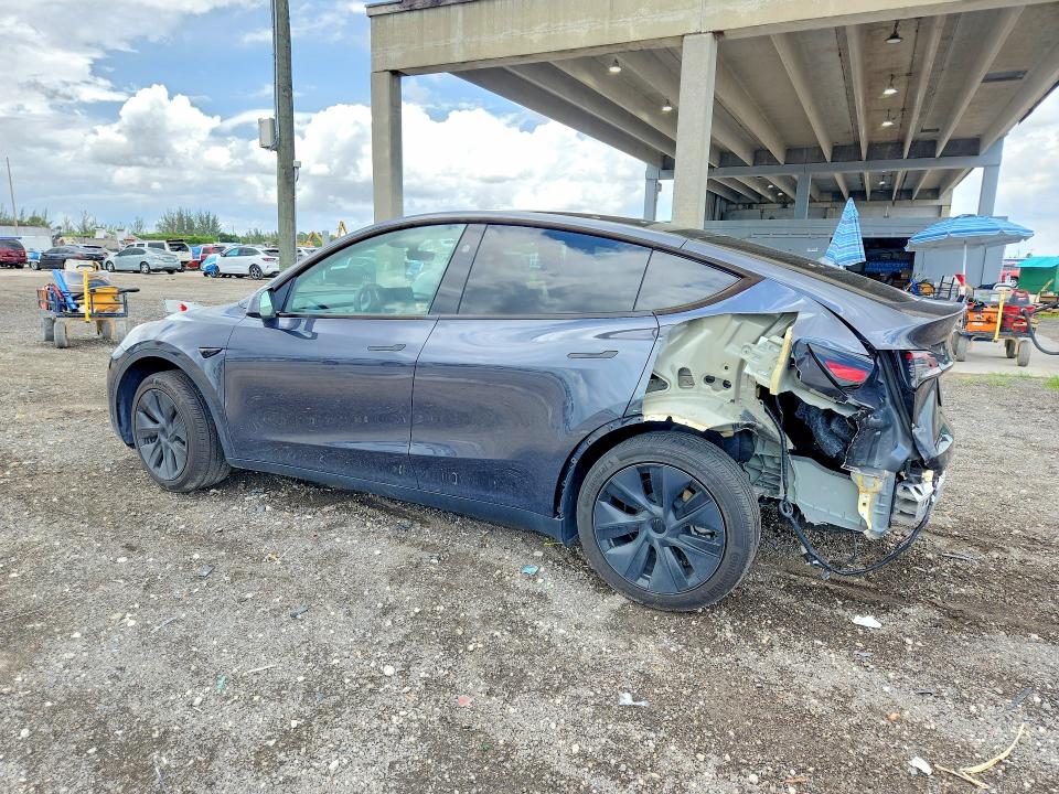 2024 Tesla Model Y მანქანა იყიდება აუქციონზე, vin: 7SAYGDED7RA329696, აუქციონის ნომერი: 55338756