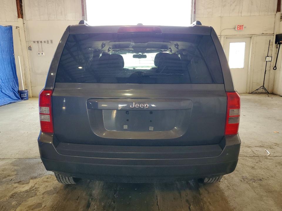 55304296 :رقم المزاد ، 1C4NJPBA0GD600988 vin ، 2016 Jeep Patriot مزاد بيع