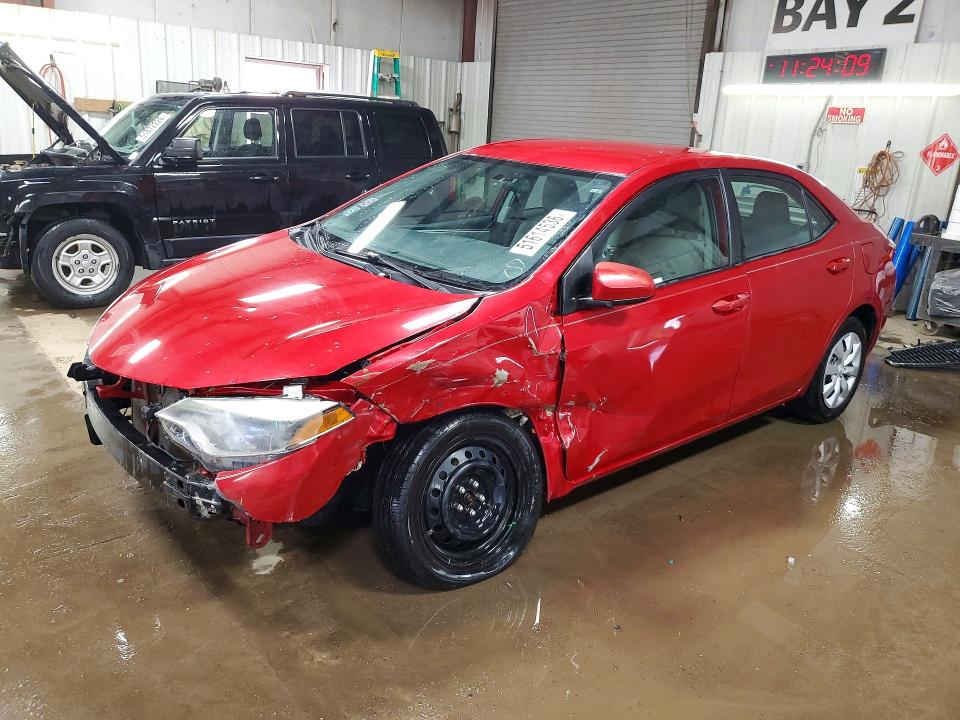 51614536 :رقم المزاد ، 2T1BURHE3FC281050 vin ، 2015 Toyota Corolla مزاد بيع