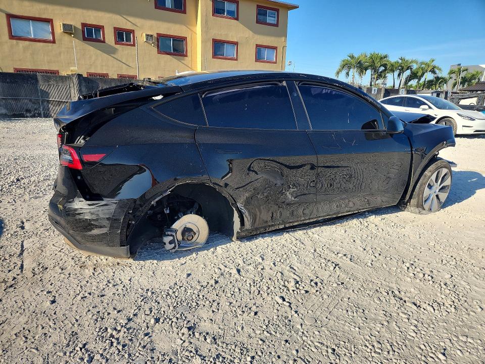Продаж на аукціоні авто 2024 Tesla Model Y, vin: 7SAYGDED7RF095045, номер лоту: 52525176