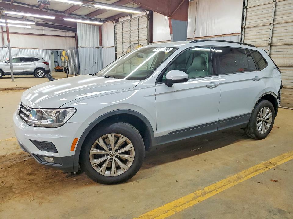 2018 Volkswagen Tiguan მანქანა იყიდება აუქციონზე, vin: 3VV1B7AX9JM035140, აუქციონის ნომერი: 49571686