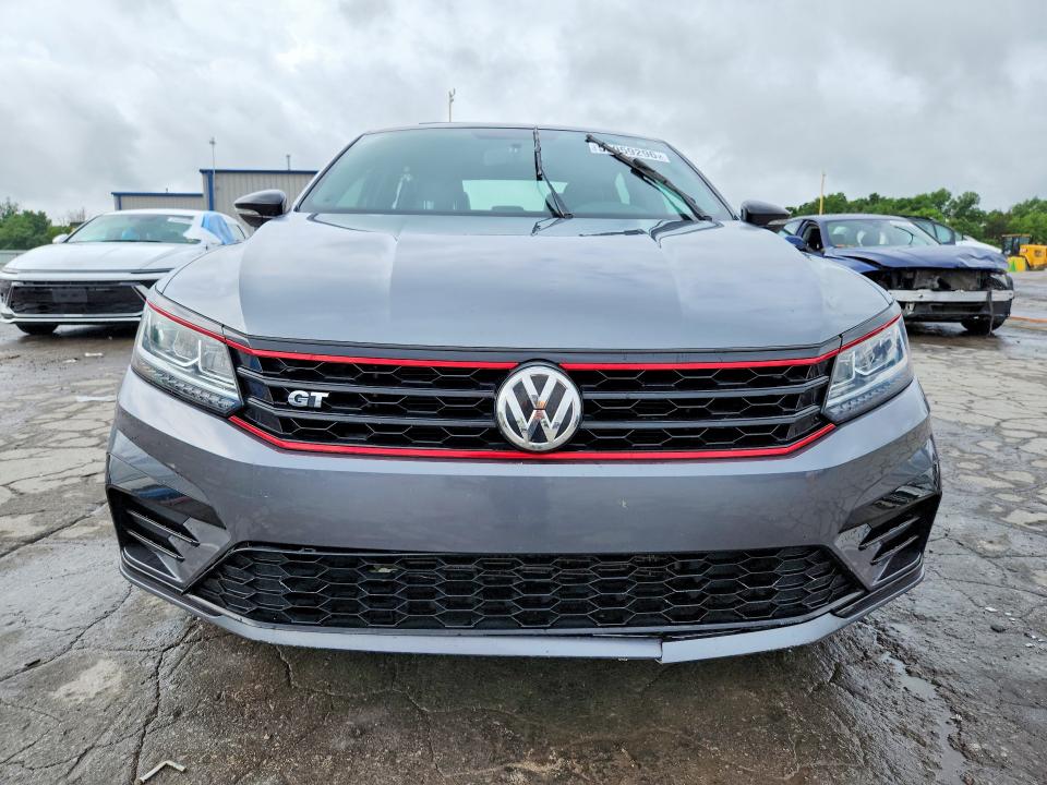 53959296 :رقم المزاد ، 1VWJM7A30JC038741 vin ، 2018 Volkswagen Passat مزاد بيع