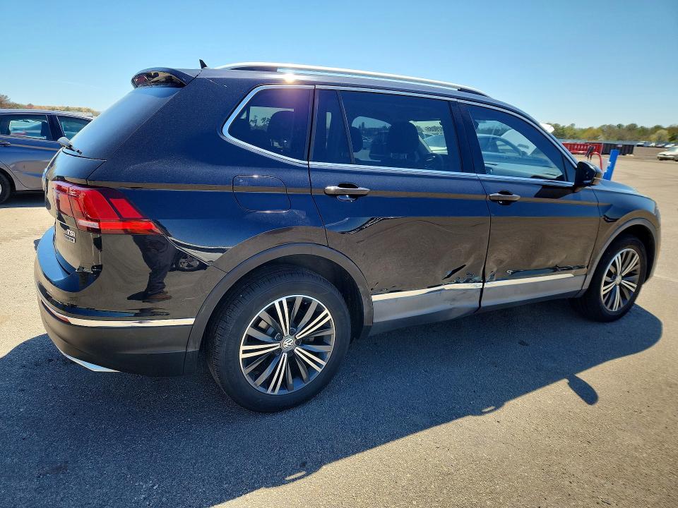 51829086 :رقم المزاد ، 3VV2B7AX8JM032878 vin ، 2018 Volkswagen Tiguan مزاد بيع