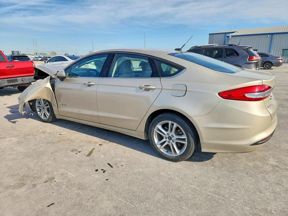 51896236 :رقم المزاد ، 3FA6P0UU8JR122020 vin ، 2018 Ford Fusion مزاد بيع