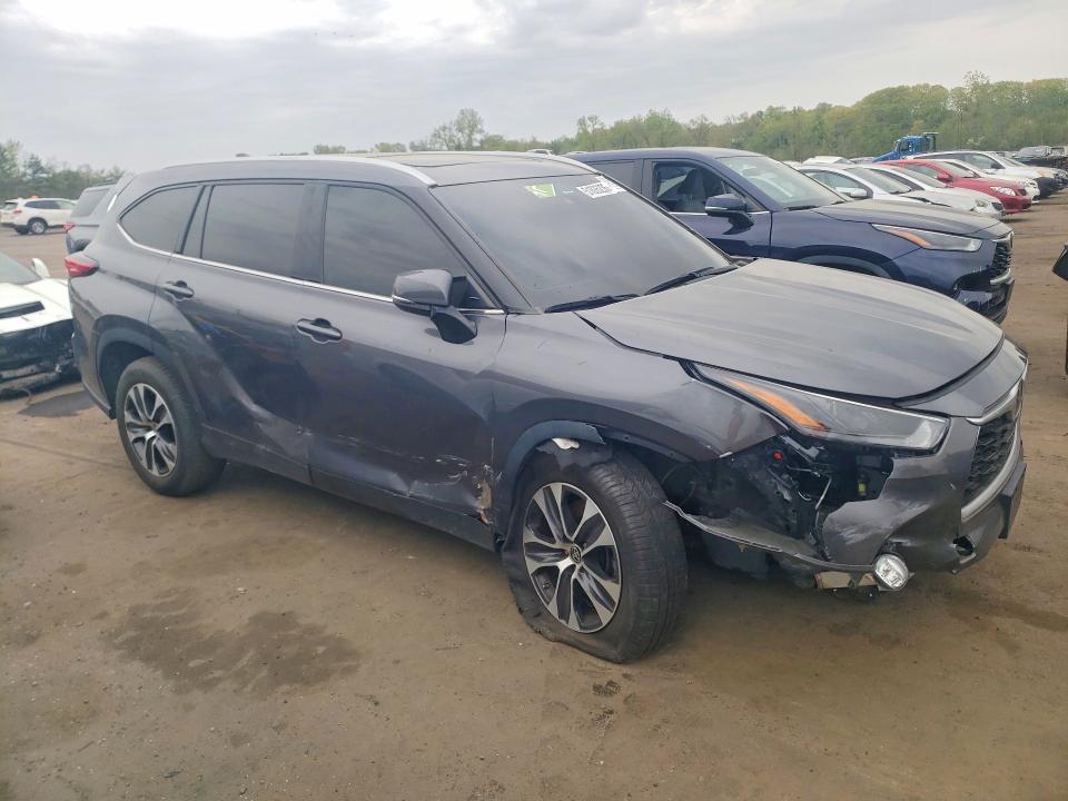51835236 :رقم المزاد ، 5TDGZRAH1NS550678 vin ، 2022 Toyota Highlander مزاد بيع