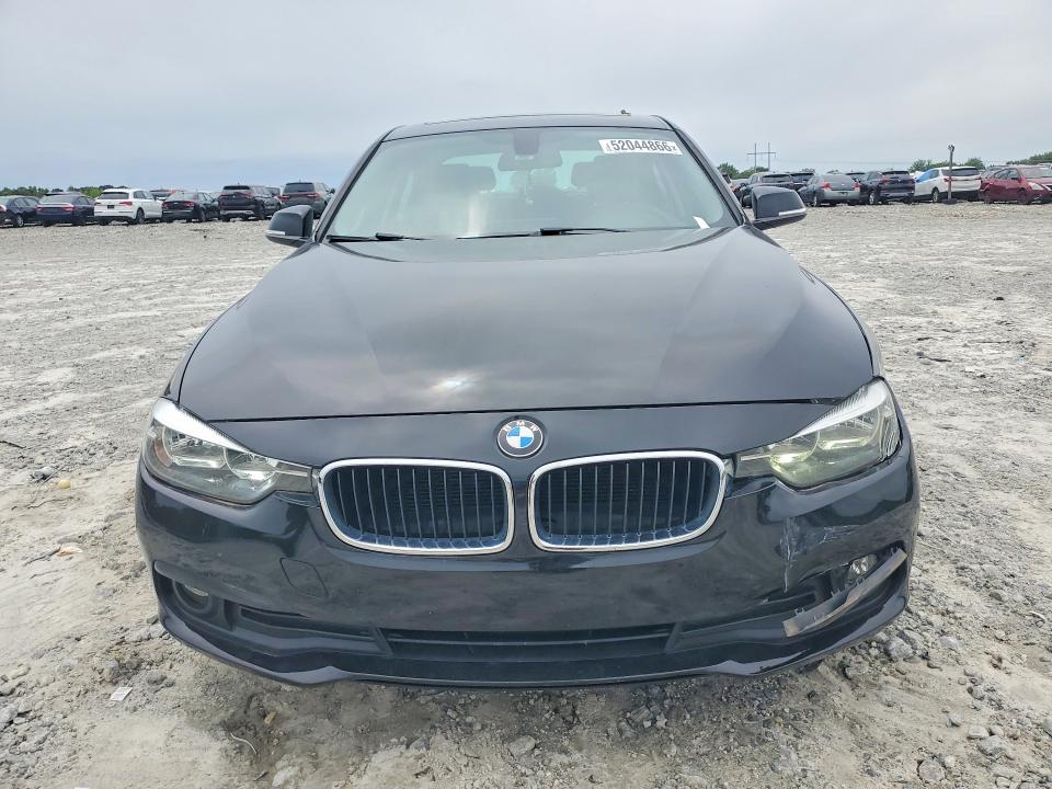 52044866 :رقم المزاد ، WBA8E1G53GNT36926 vin ، 2016 Bmw 320 مزاد بيع