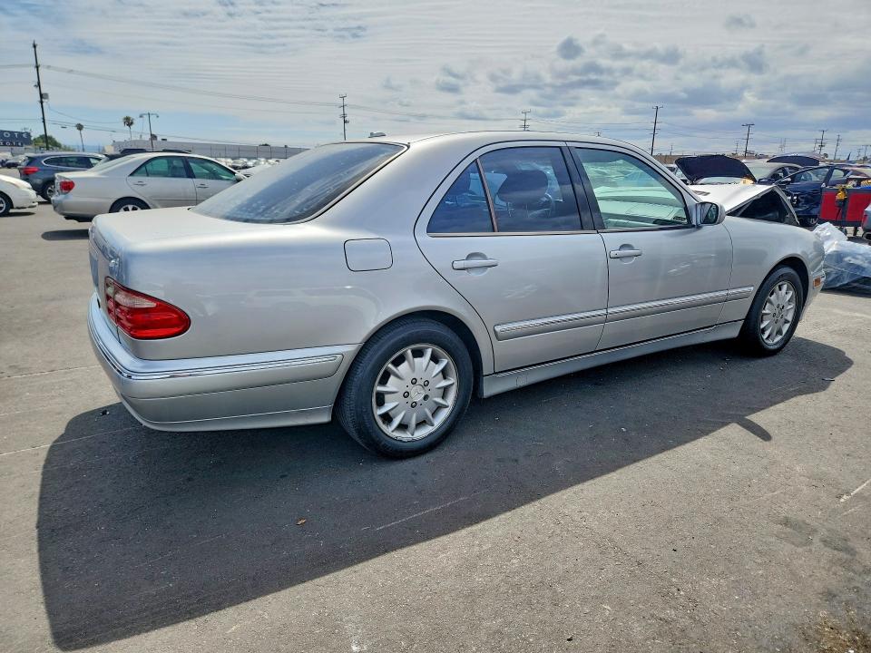 Aukcja sprzedaży 2001 Mercedes-benz E, vin: WDBJF65J21B200910, numer aukcji: 55058046