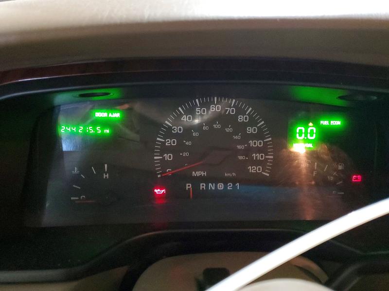 Продаж на аукціоні авто 2000 Lincoln Town Car, vin: 1LNHM81W2YY894293, номер лоту: 53125206