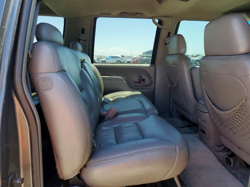 54417166 :رقم المزاد ، 3GNGK26J7XG169479 vin ، 1999 Chevrolet Suburban مزاد بيع