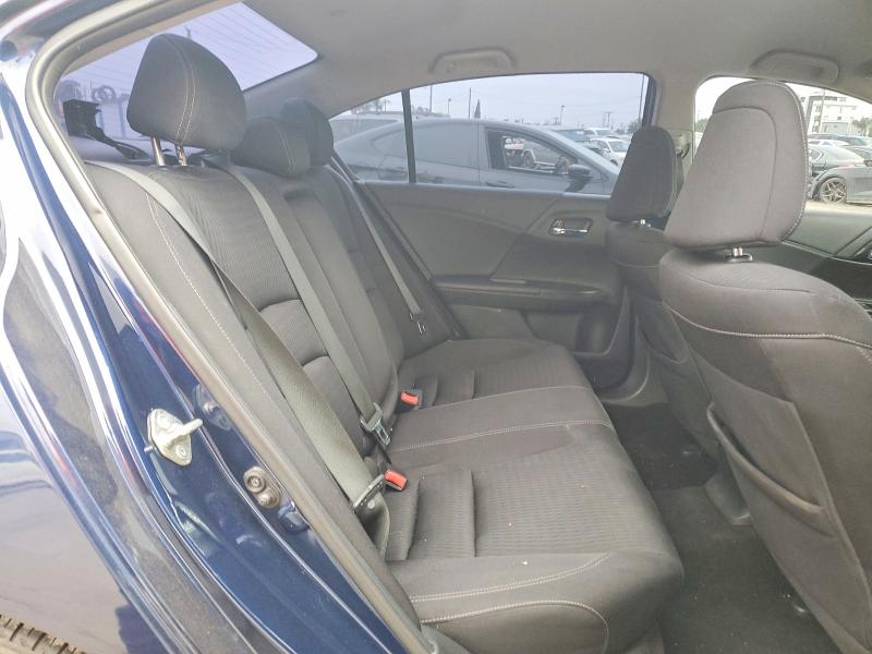 52933496 :رقم المزاد ، 1HGCR2F55FA044310 vin ، 2015 Honda Accord مزاد بيع