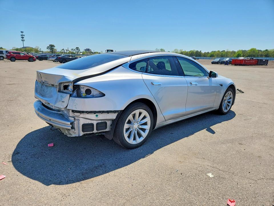 Продаж на аукціоні авто 2017 Tesla Model S, vin: 5YJSA1E2XHF230373, номер лоту: 54043626
