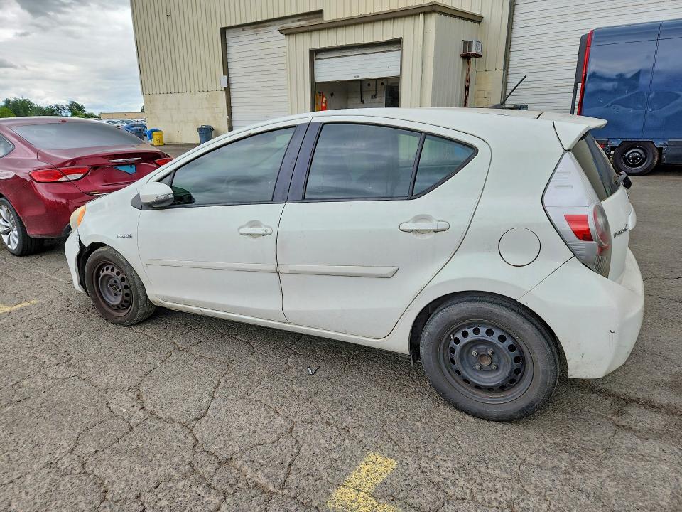 2013 Toyota Prius C მანქანა იყიდება აუქციონზე, vin: JTDKDTB32D1050727, აუქციონის ნომერი: 53782046