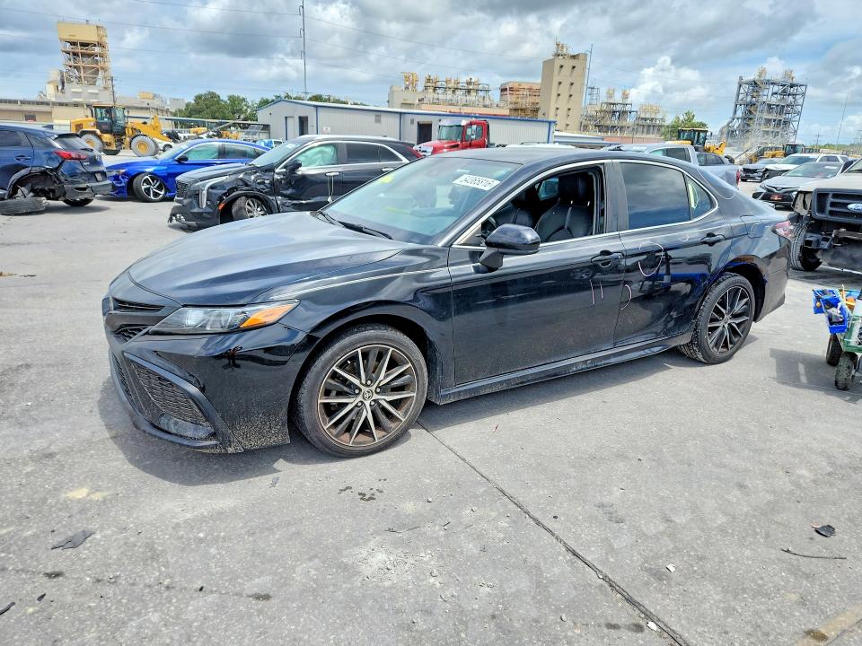 Auction sale of the 2021 Toyota Camry, vin: 4T1G11AK4MU570255, lot number: 54365816