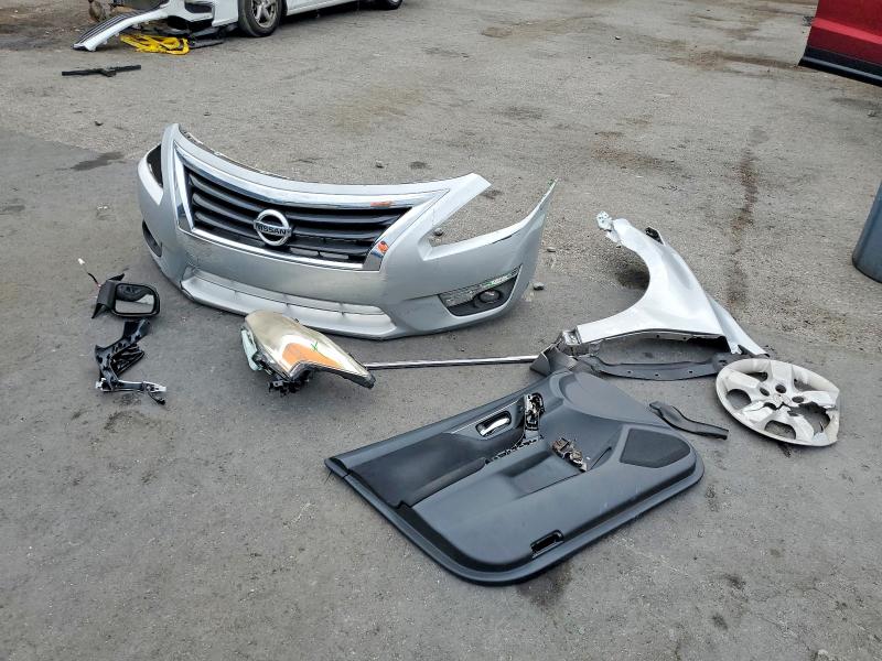 2015 Nissan Altima მანქანა იყიდება აუქციონზე, vin: 1N4AL3AP0FC137333, აუქციონის ნომერი: 53281696