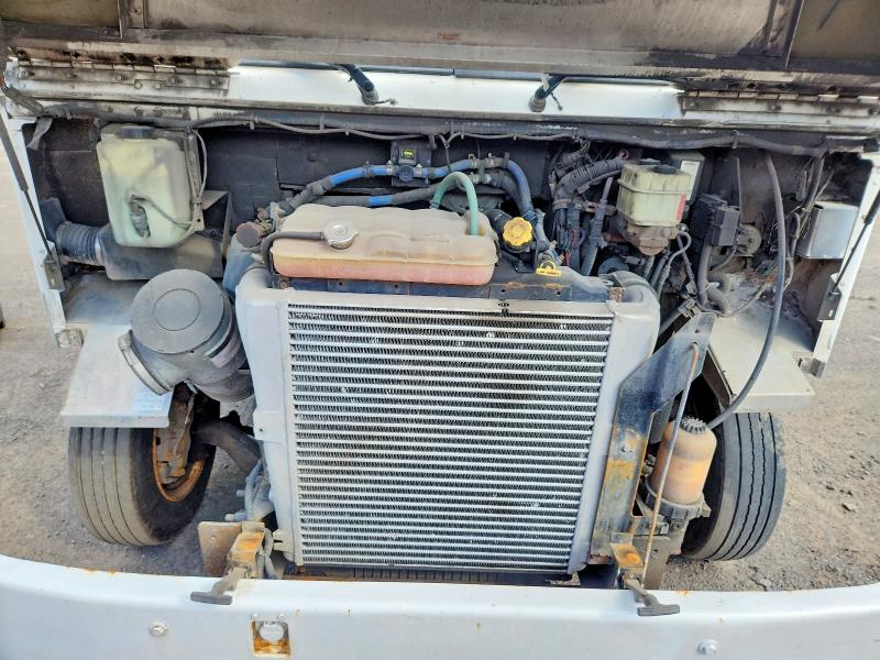52676386 :رقم المزاد ، 4UZAANDU78CZ63480 vin ، 2008 Freightliner Chassis مزاد بيع