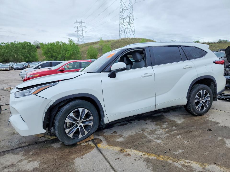 55151266 :رقم المزاد ، 5TDHZRBH7LS518236 vin ، 2020 Toyota Highlander مزاد بيع