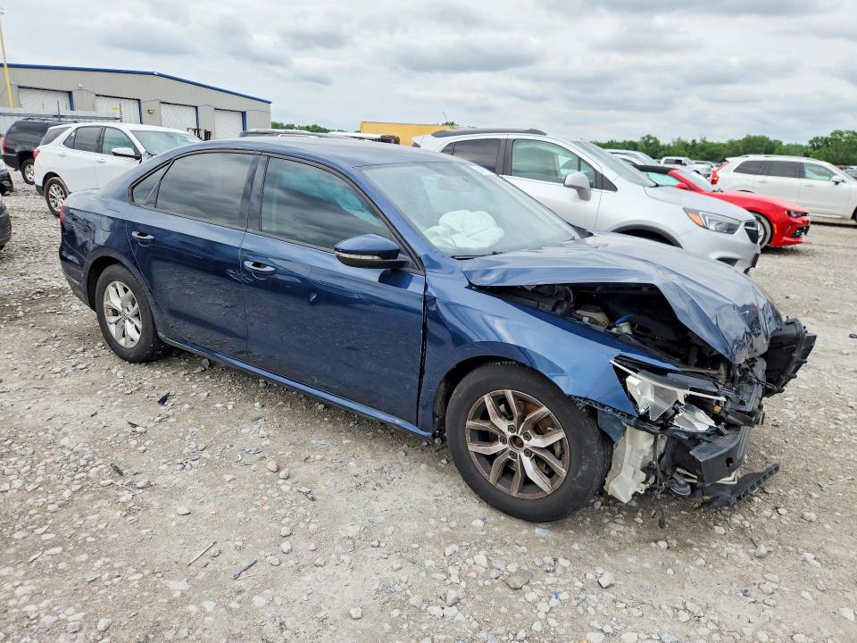 54397286 :رقم المزاد ، 1VWAA7A34JC015567 vin ، 2018 Volkswagen Passat مزاد بيع