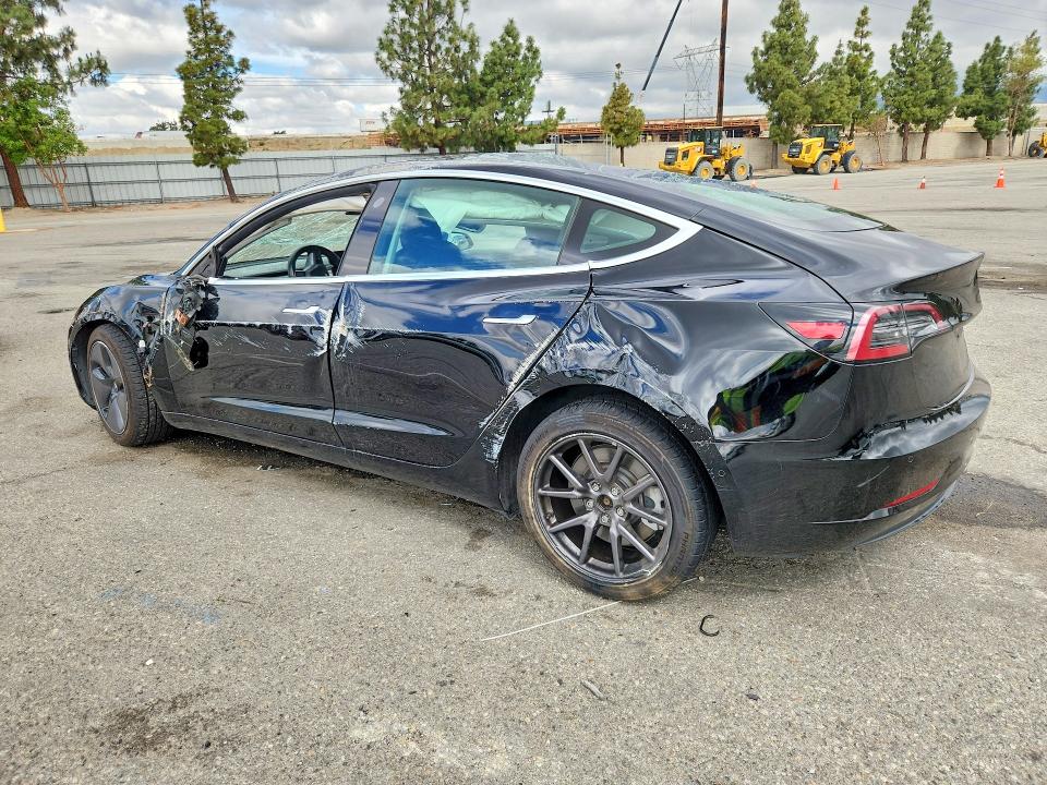 52390906 :رقم المزاد ، 5YJ3E1EA8KF306700 vin ، 2019 Tesla Model 3 مزاد بيع