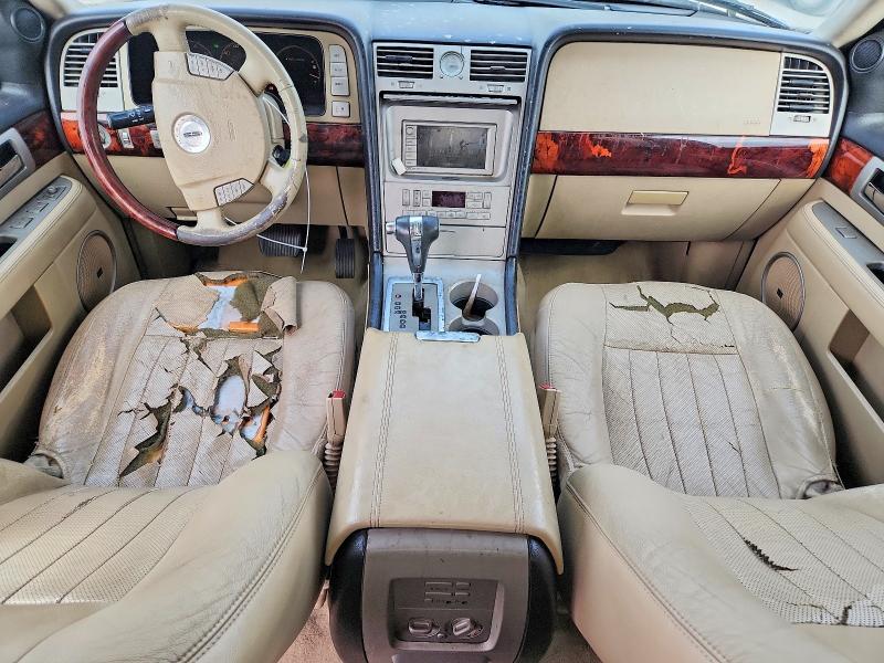 52557626 :رقم المزاد ، 5LMFU27556LJ10540 vin ، 2006 Lincoln Townhouse Navigator مزاد بيع