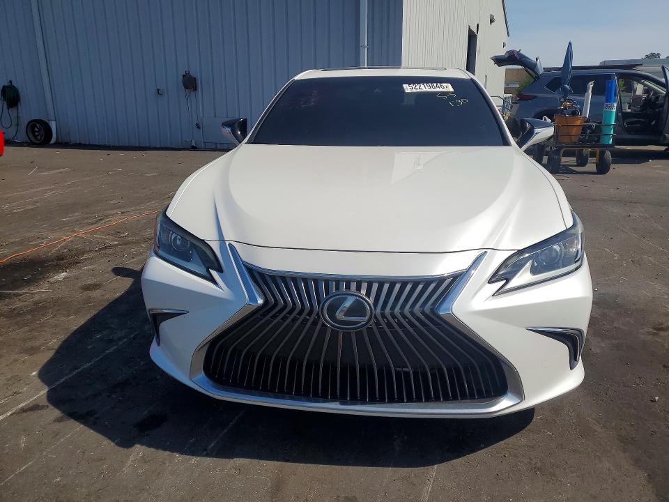 Продажа на аукционе авто 2019 Lexus Es, vin: 58ABZ1B18KU048906, номер лота: 52219846