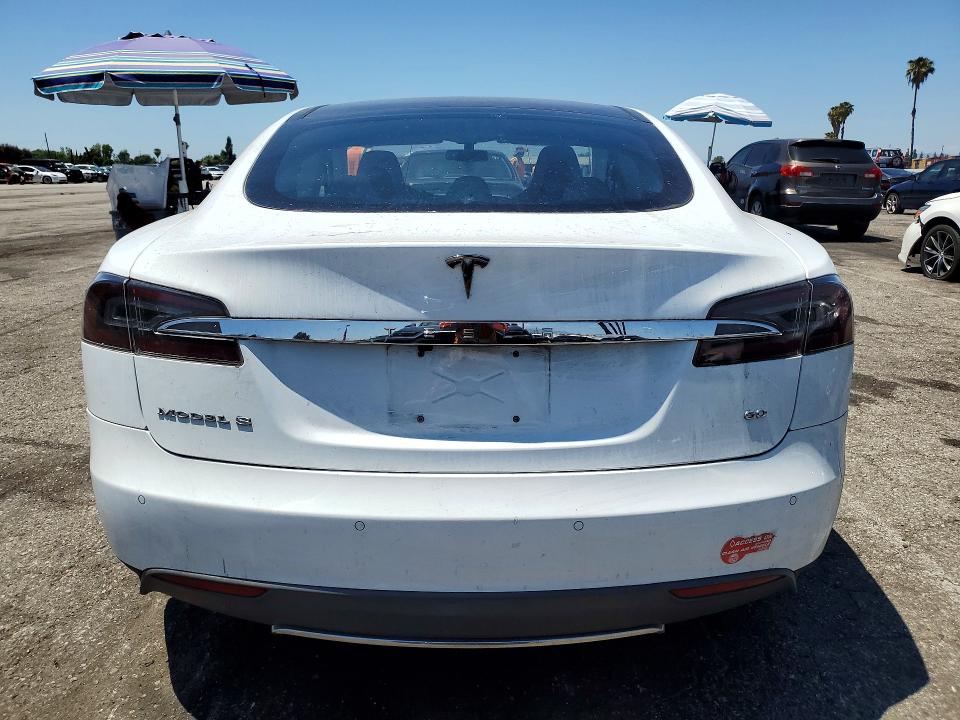 52438456 :رقم المزاد ، 5YJSA1CG8DFP23087 vin ، 2013 Tesla Model S مزاد بيع