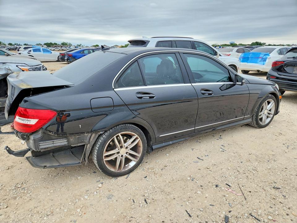 Продажа на аукционе авто 2014 Mercedes-benz C, vin: WDDGF4HB8EA937387, номер лота: 52780096