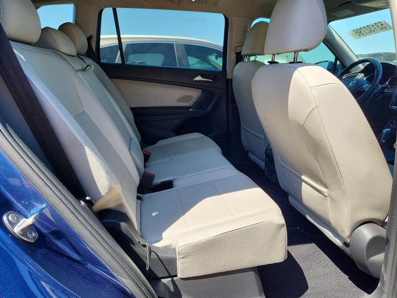53132796 :رقم المزاد ، 3VV3B7AX6JM014755 vin ، 2018 Volkswagen Tiguan مزاد بيع