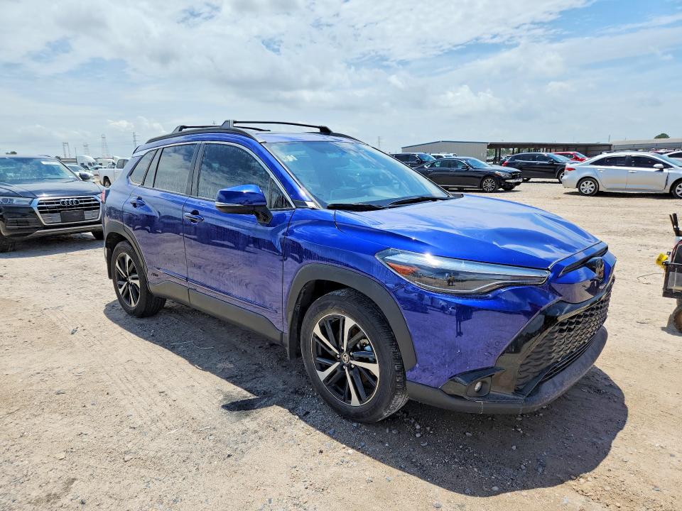 52557326 :رقم المزاد ، 7MUFBABG2RV033988 vin ، 2024 Toyota Corolla Cross Hybrid مزاد بيع