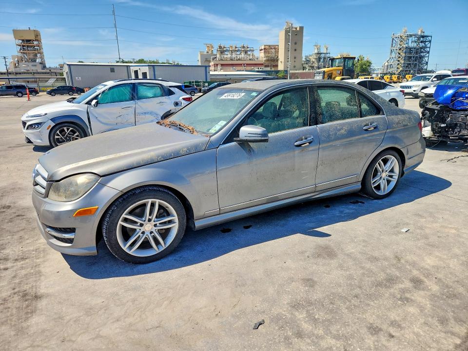 49918276 :رقم المزاد ، WDDGF4HB5DA852022 vin ، 2013 Mercedes-benz C مزاد بيع