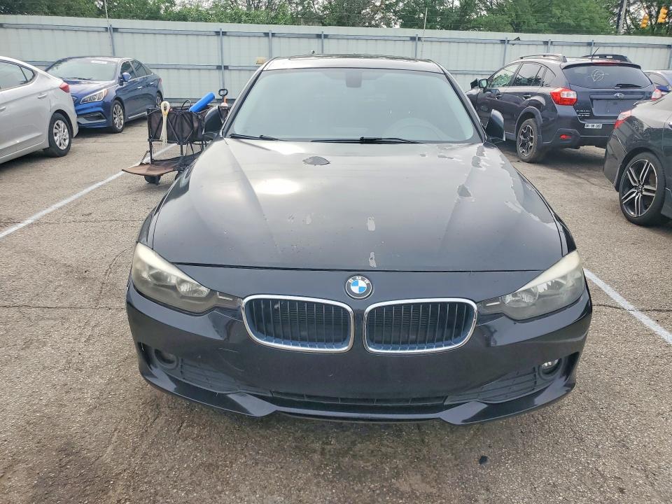 54678506 :رقم المزاد ، WBA3C3C54FK201164 vin ، 2015 Bmw 320 مزاد بيع