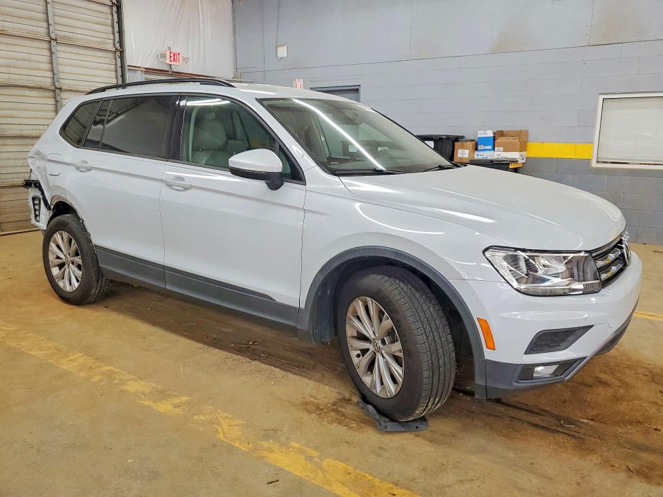 2018 Volkswagen Tiguan მანქანა იყიდება აუქციონზე, vin: 3VV1B7AX9JM035140, აუქციონის ნომერი: 49571686