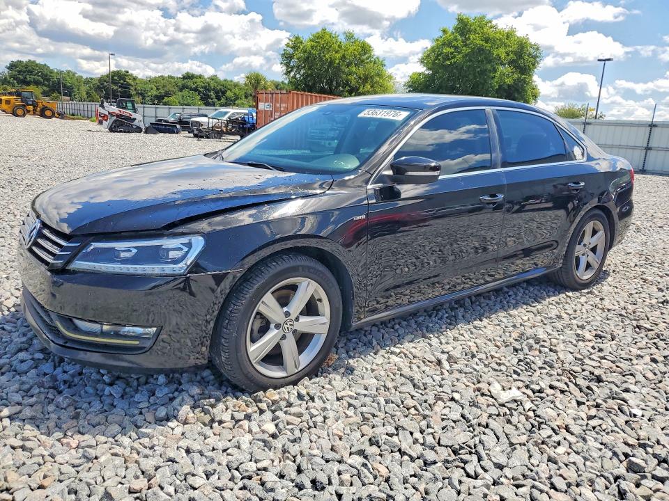 53631976 :رقم المزاد ، 1VWAT7A30FC097623 vin ، 2015 Volkswagen Passat مزاد بيع