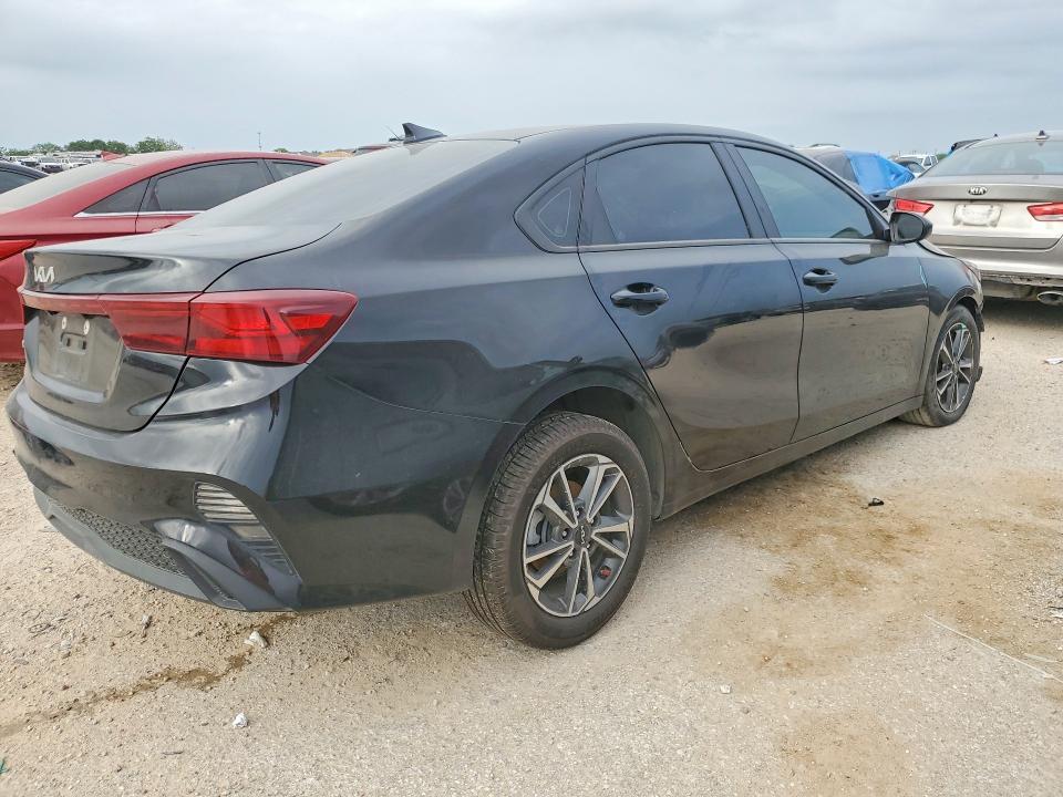 2023 Kia Forte მანქანა იყიდება აუქციონზე, vin: 3KPF24AD9PE528750, აუქციონის ნომერი: 52412406