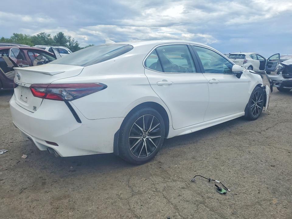 2022 Toyota Camry მანქანა იყიდება აუქციონზე, vin: 4T1G11BKXNU051887, აუქციონის ნომერი: 54938726