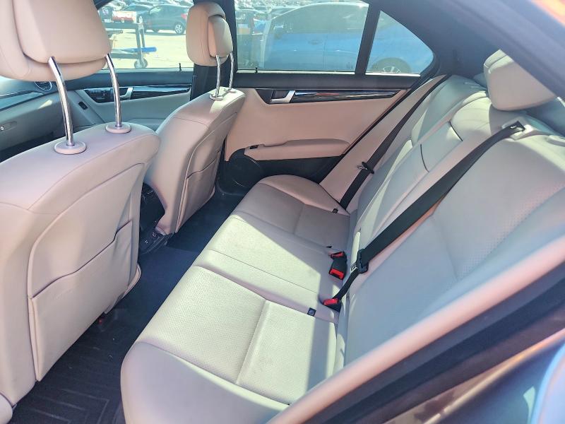 52993526 :رقم المزاد ، WDDGF8BB4CA656975 vin ، 2012 Mercedes-benz C مزاد بيع