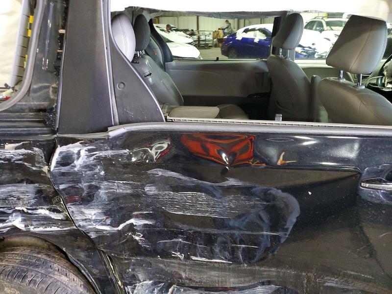 52729746 :رقم المزاد ، 5TDYK3DC6FS688000 vin ، 2015 Toyota Sienna مزاد بيع