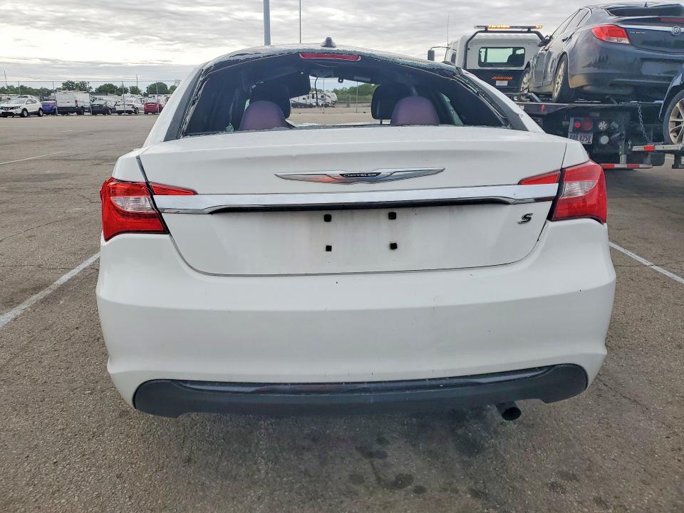 53526286 :رقم المزاد ، 1C3CCBBB6DN580270 vin ، 2013 Chrysler 200 مزاد بيع