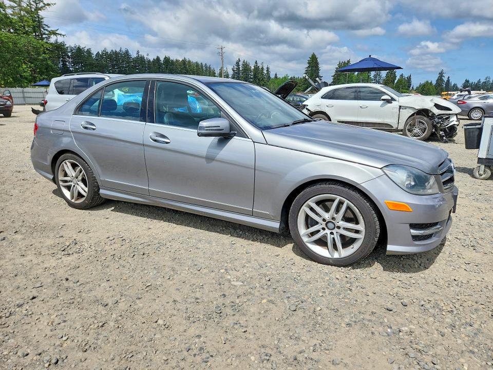 2014 Mercedes-benz C მანქანა იყიდება აუქციონზე, vin: WDDGF8AB5EA939972, აუქციონის ნომერი: 54433946