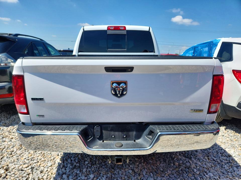 53048106 :رقم المزاد ، 1C6RR6GG3JS317562 vin ، 2018 Ram 1500 مزاد بيع