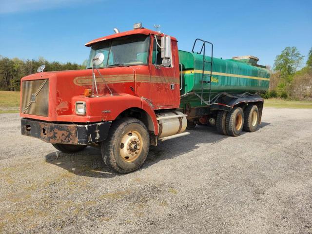 53071976 :رقم المزاد ، 4VHJCAPF5XN864862 vin ، 1999 Volvo Conventional مزاد بيع