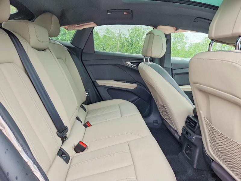 54210796 :رقم المزاد ، WA122BFZ7PP029978 vin ، 2023 Audi Q4 E-tron مزاد بيع