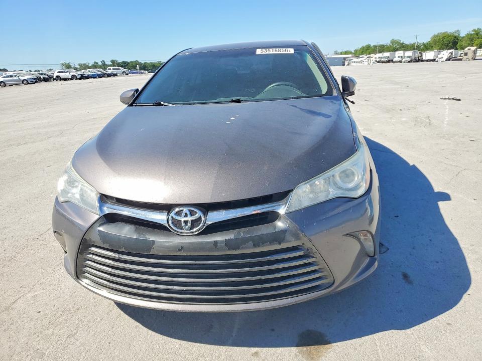 53516856 :رقم المزاد ، 4T1BF1FK7FU003030 vin ، 2015 Toyota Camry مزاد بيع