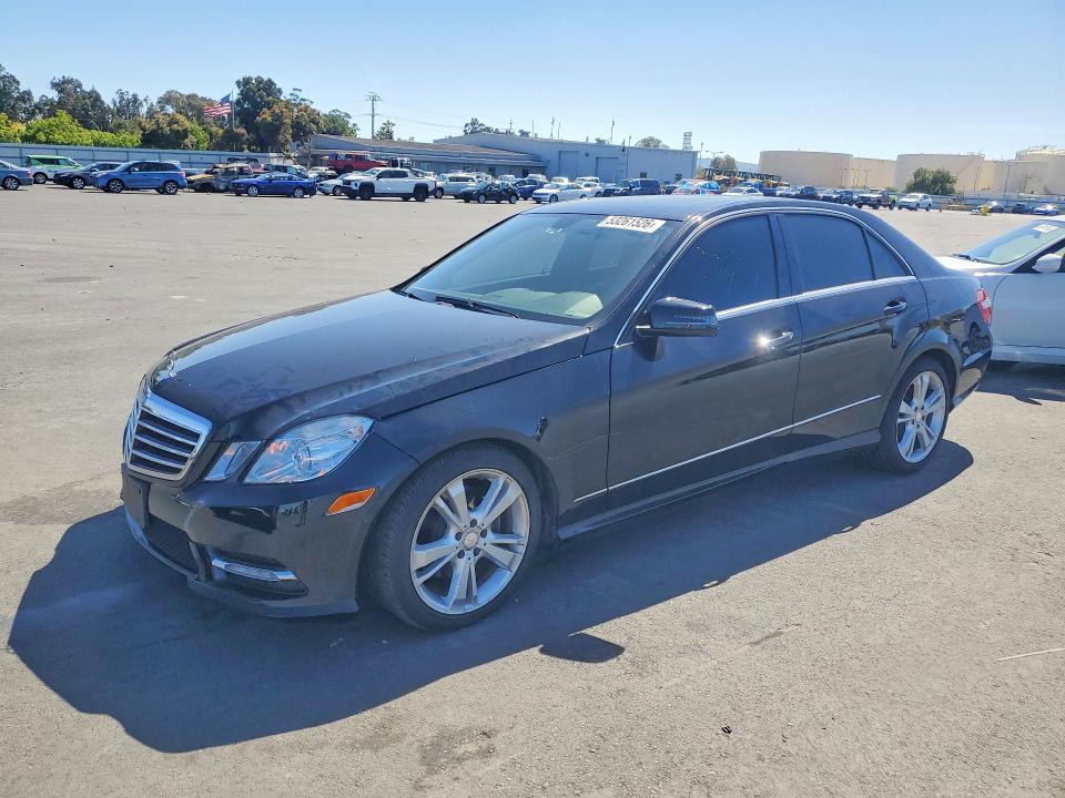 53261526 :رقم المزاد ، WDDHF8JB4DA692348 vin ، 2013 Mercedes-benz E مزاد بيع