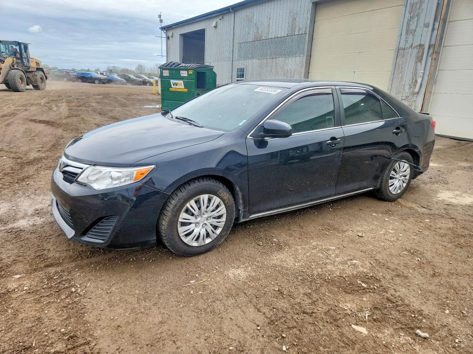 52232336 :رقم المزاد ، 4T1BF1FK1EU427026 vin ، 2014 Toyota Camry مزاد بيع