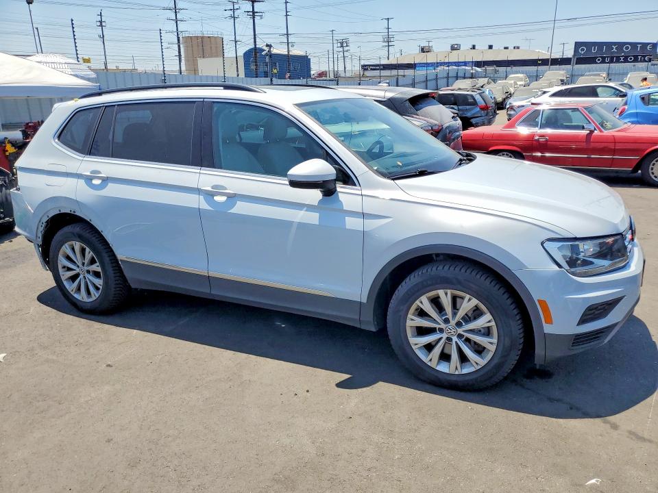54313686 :رقم المزاد ، 3VV3B7AX8JM160350 vin ، 2018 Volkswagen Tiguan مزاد بيع