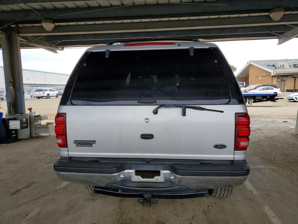 1998 Ford Expedition მანქანა იყიდება აუქციონზე, vin: 1FMRU18W1WLA22652, აუქციონის ნომერი: 52214026