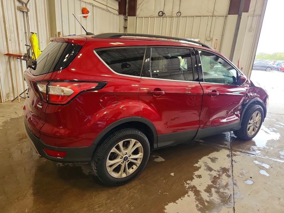52455136 :رقم المزاد ، 1FMCU0GD9JUC28322 vin ، 2018 Ford Escape مزاد بيع