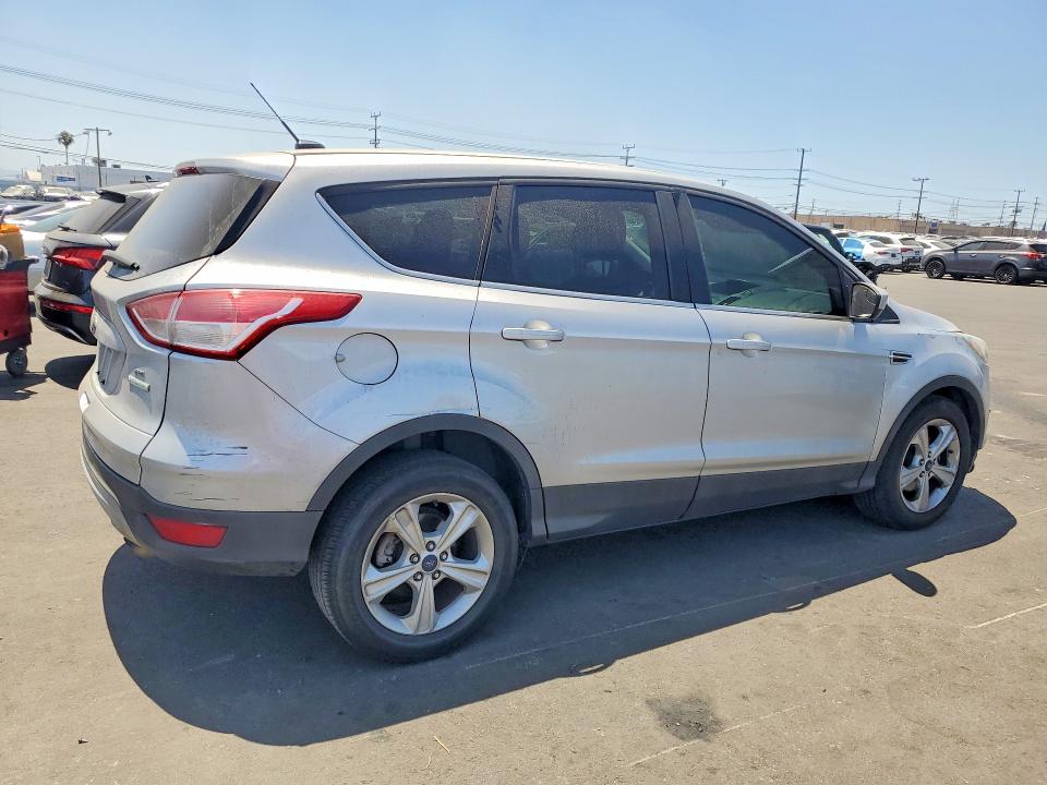 2015 Ford Escape მანქანა იყიდება აუქციონზე, vin: 1FMCU0GX5FUB31135, აუქციონის ნომერი: 54207796