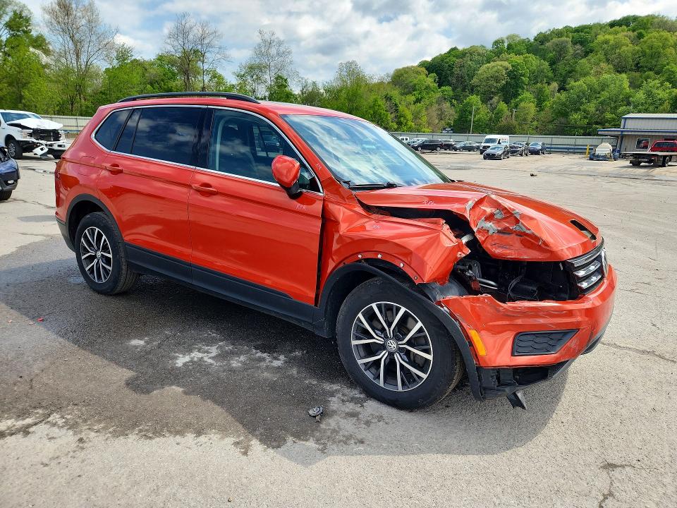 53373096 :رقم المزاد ، 3VV2B7AX6KM131569 vin ، 2019 Volkswagen Tiguan مزاد بيع